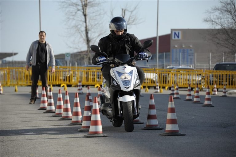 رخصة دراجة نارية ( קטנוע )